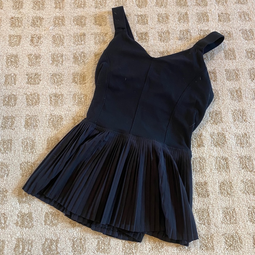 Lululemon black top